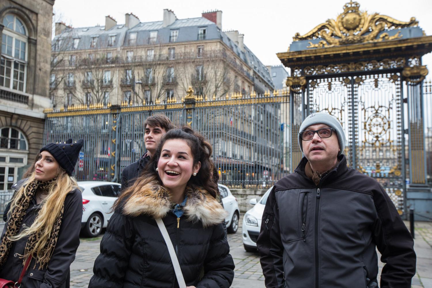<a href='http://d9uh.ngskmc-eis.net/'>全球十大赌钱排行app</a>学院法语教授Pascal Rollet带领学生们到巴黎游学.